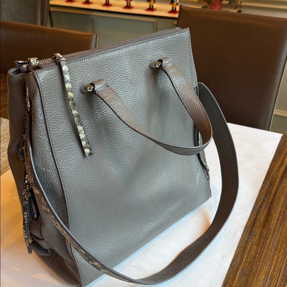 BR Chic Gray Genuine Leather Tote Bag Purse size M/L